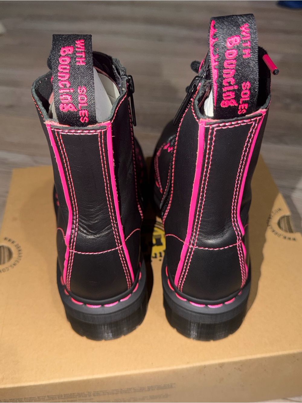 Dr. Martens Jadon II Neon Star Platform Boots Women’s 8 (PRICE IS FIRM) - Picture 4 of 9